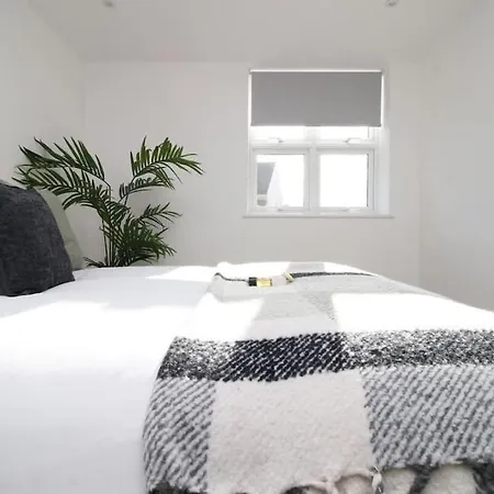 Apartman Eastville 3 By Mgroupsa *